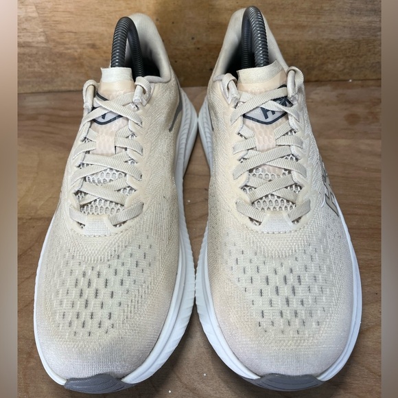 Hoka One One Mach 6 Womens Sz 8 Wide Running Shoes Sneakers Eggnog Vanilla - Picture 3 of 12